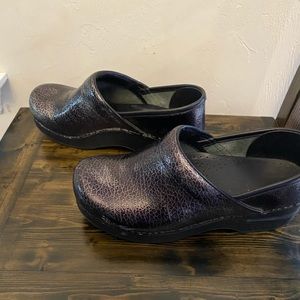 Dansko professional clogs size 37 (7-7.5)